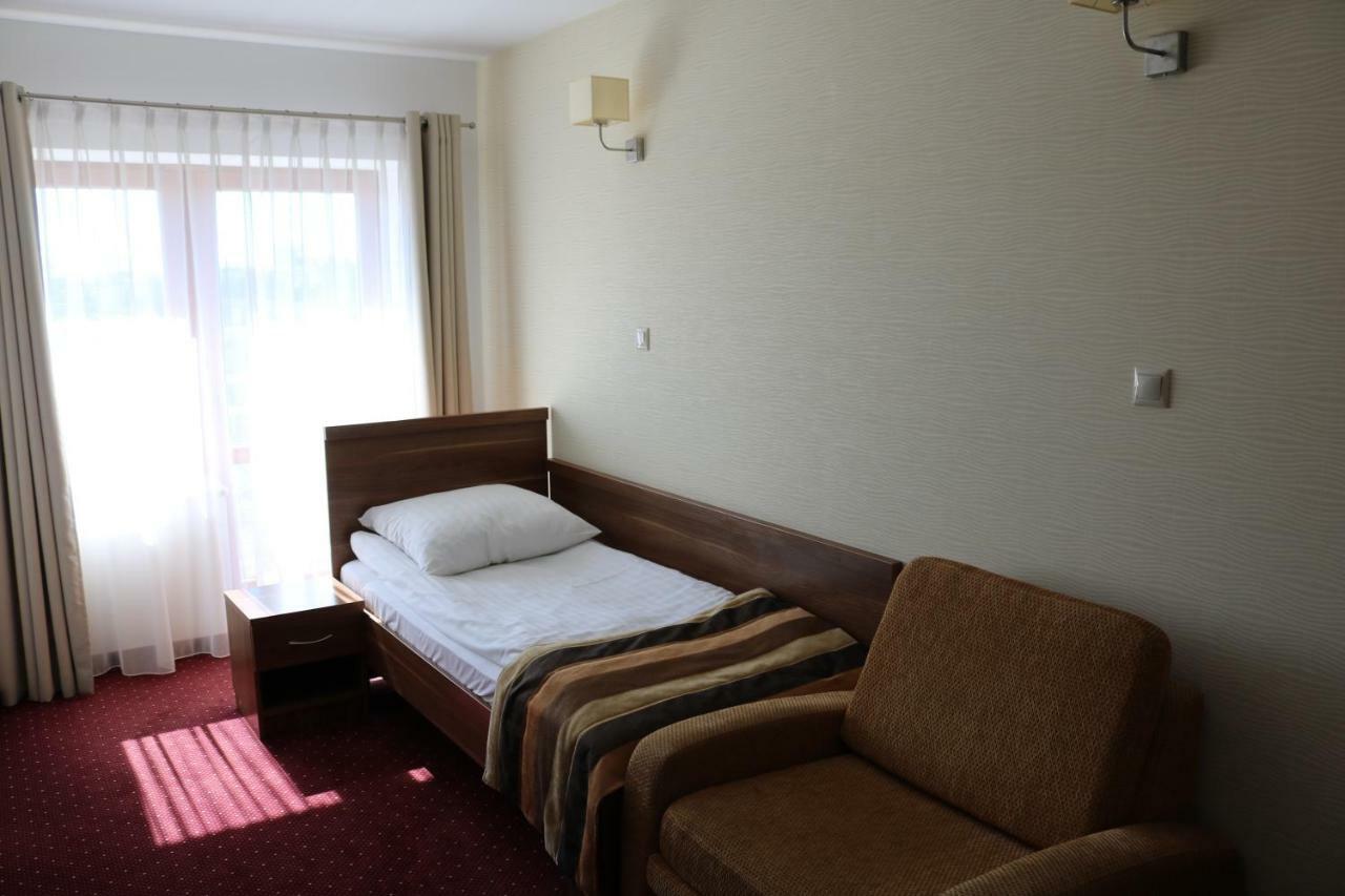 Hotel Dyminy Kielce Bagian luar foto