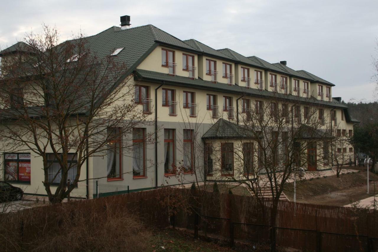 Hotel Dyminy Kielce Bagian luar foto