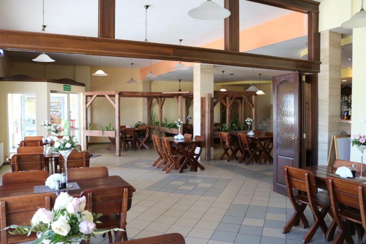 Hotel Dyminy Kielce Bagian luar foto