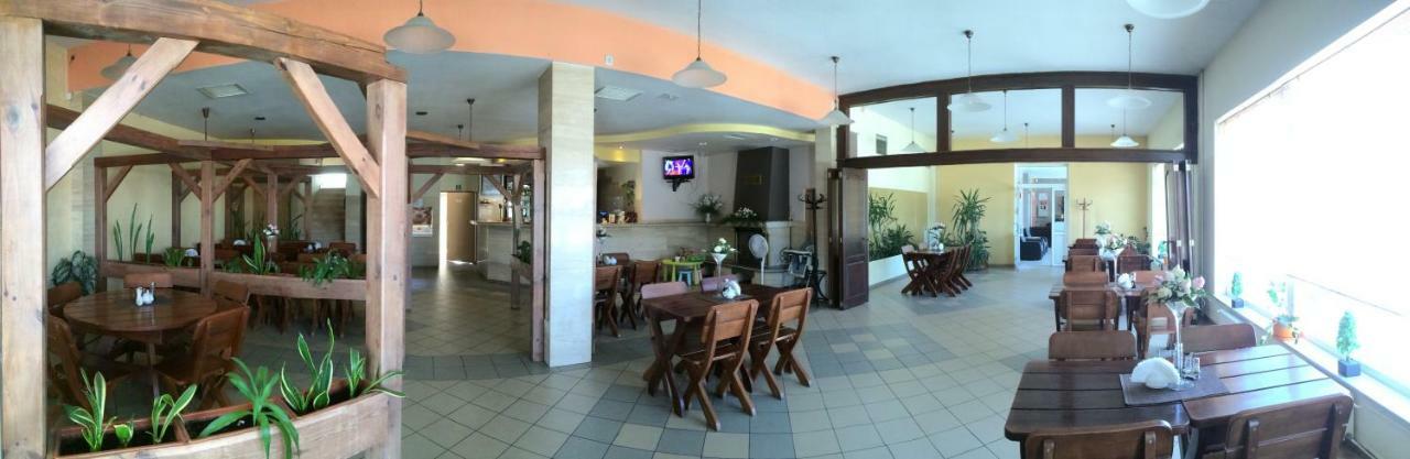 Hotel Dyminy Kielce Bagian luar foto