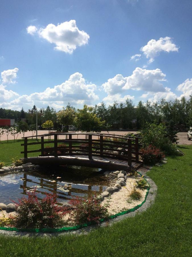Hotel Dyminy Kielce Bagian luar foto