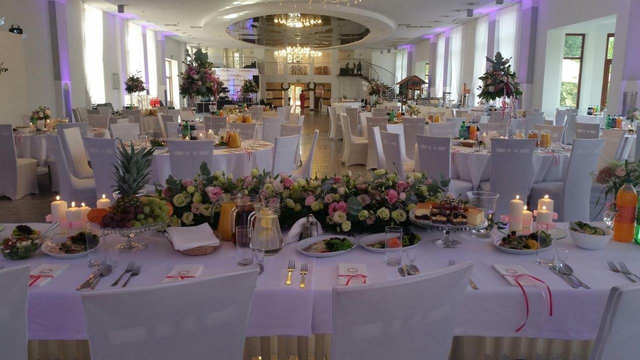 Hotel Dyminy Kielce Bagian luar foto