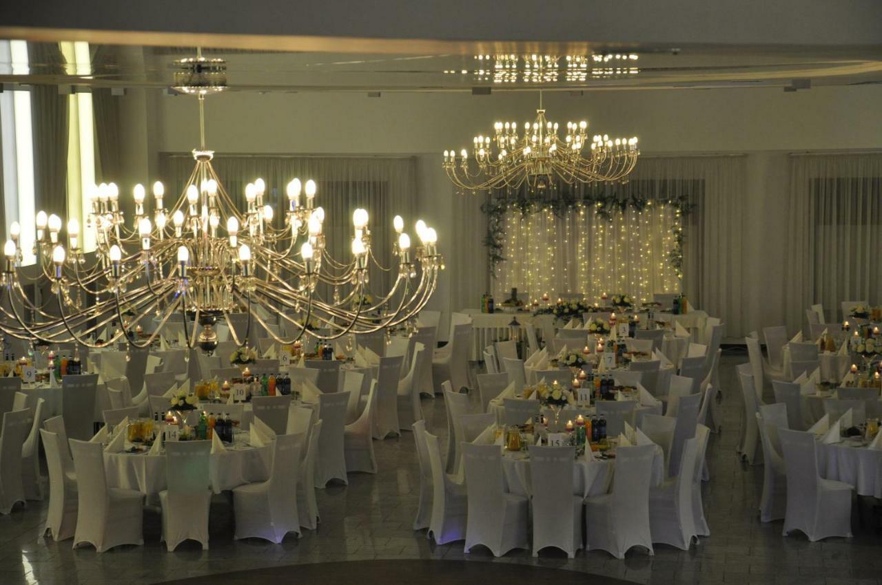 Hotel Dyminy Kielce Bagian luar foto
