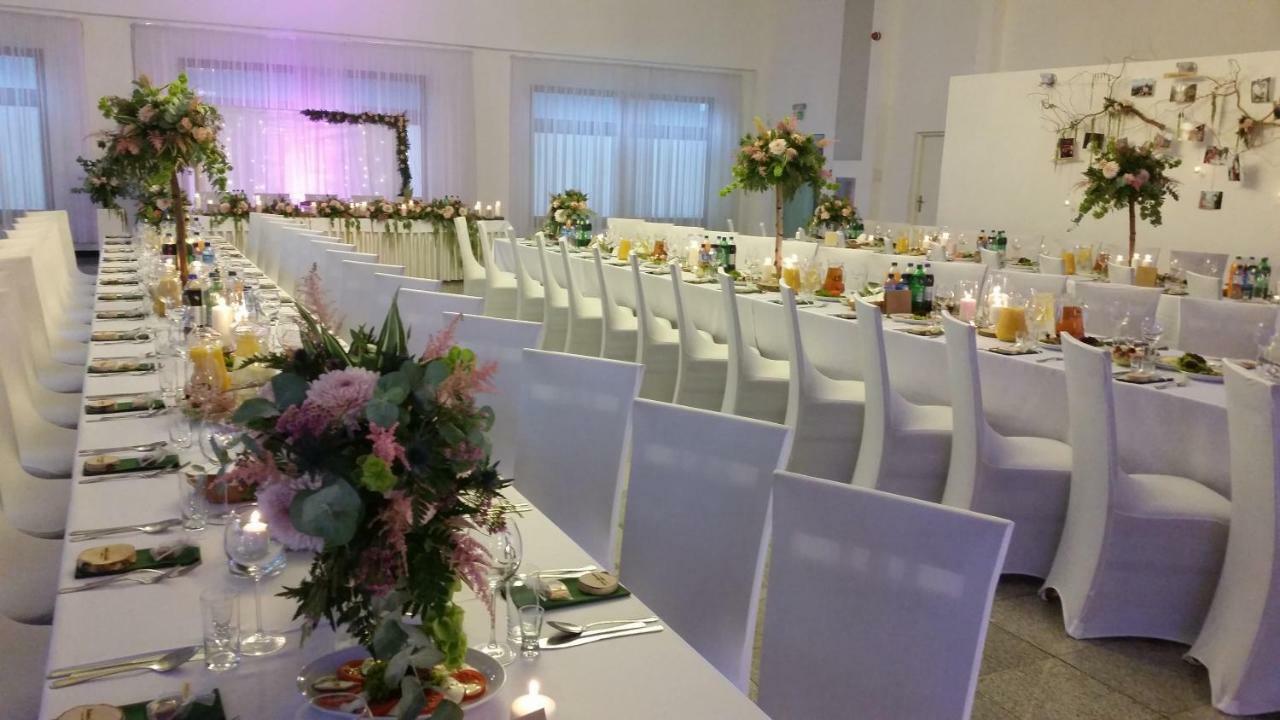 Hotel Dyminy Kielce Bagian luar foto