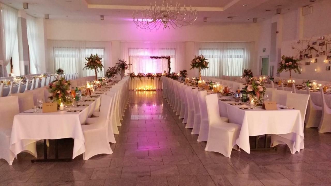 Hotel Dyminy Kielce Bagian luar foto