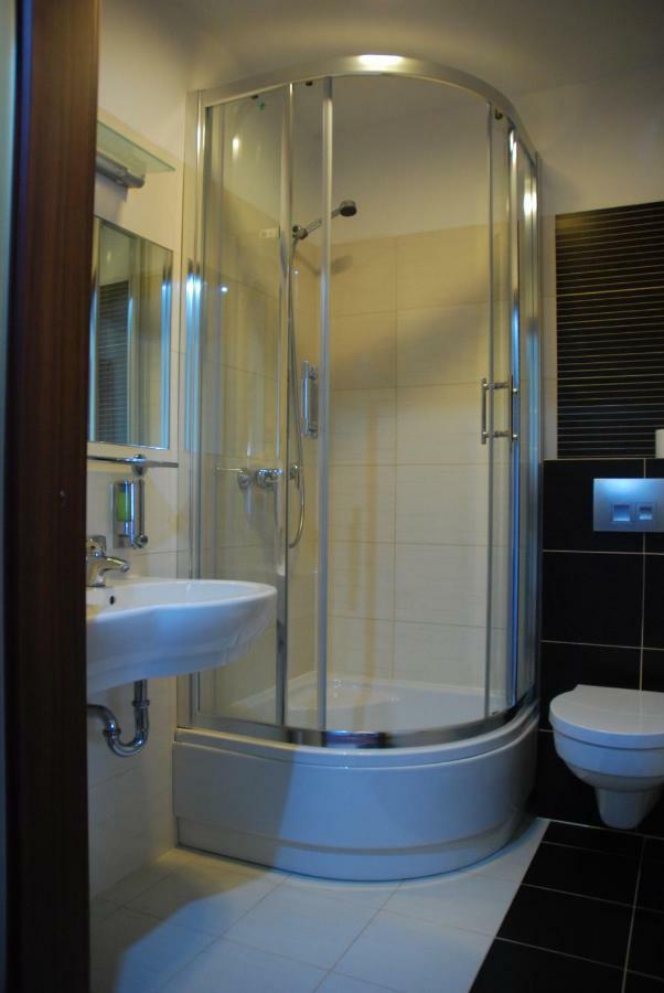 Hotel Dyminy Kielce Bagian luar foto